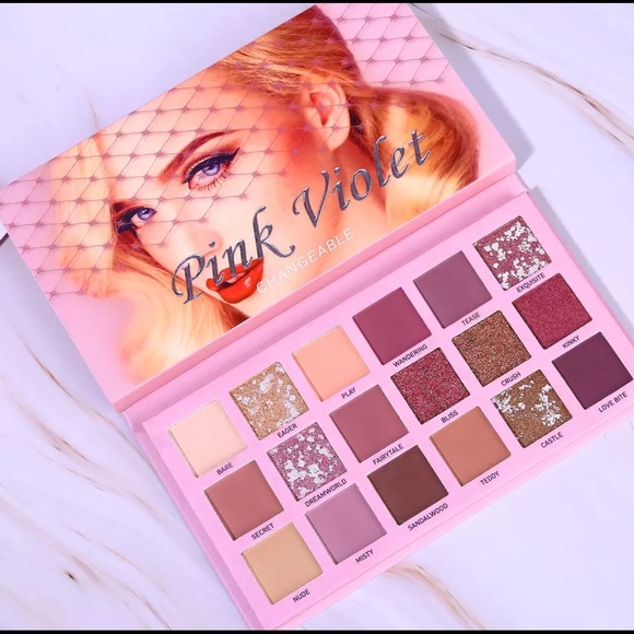 Makeup palette 🥰❤️ - Picture 2 of 2